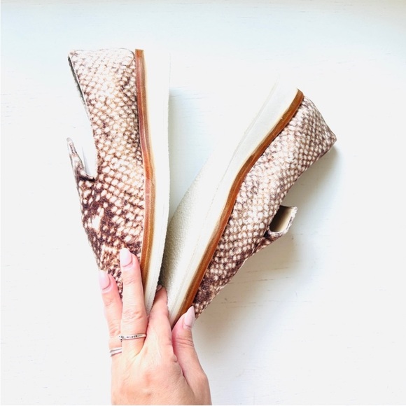 FREE PEOPLE Shoes 10 Snake Eyes Brown and White Velvet Platform Loafer 41 EU - Picture 5 of 12